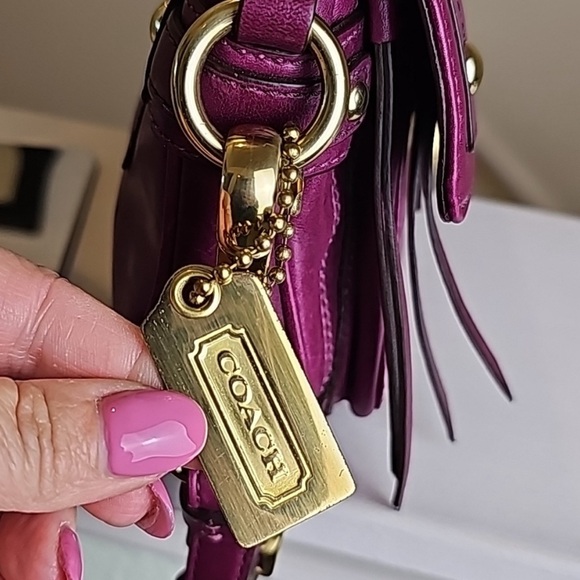 COACH 12450 Hampton Lindsey Leather Plum Flap Turnlock Clutch Charm Wrist Strap - Picture 6 of 12